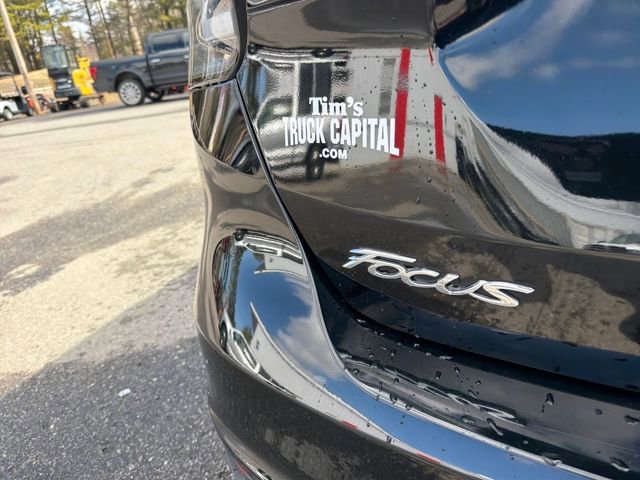 Used 2017 Ford Focus ST FWD image 9