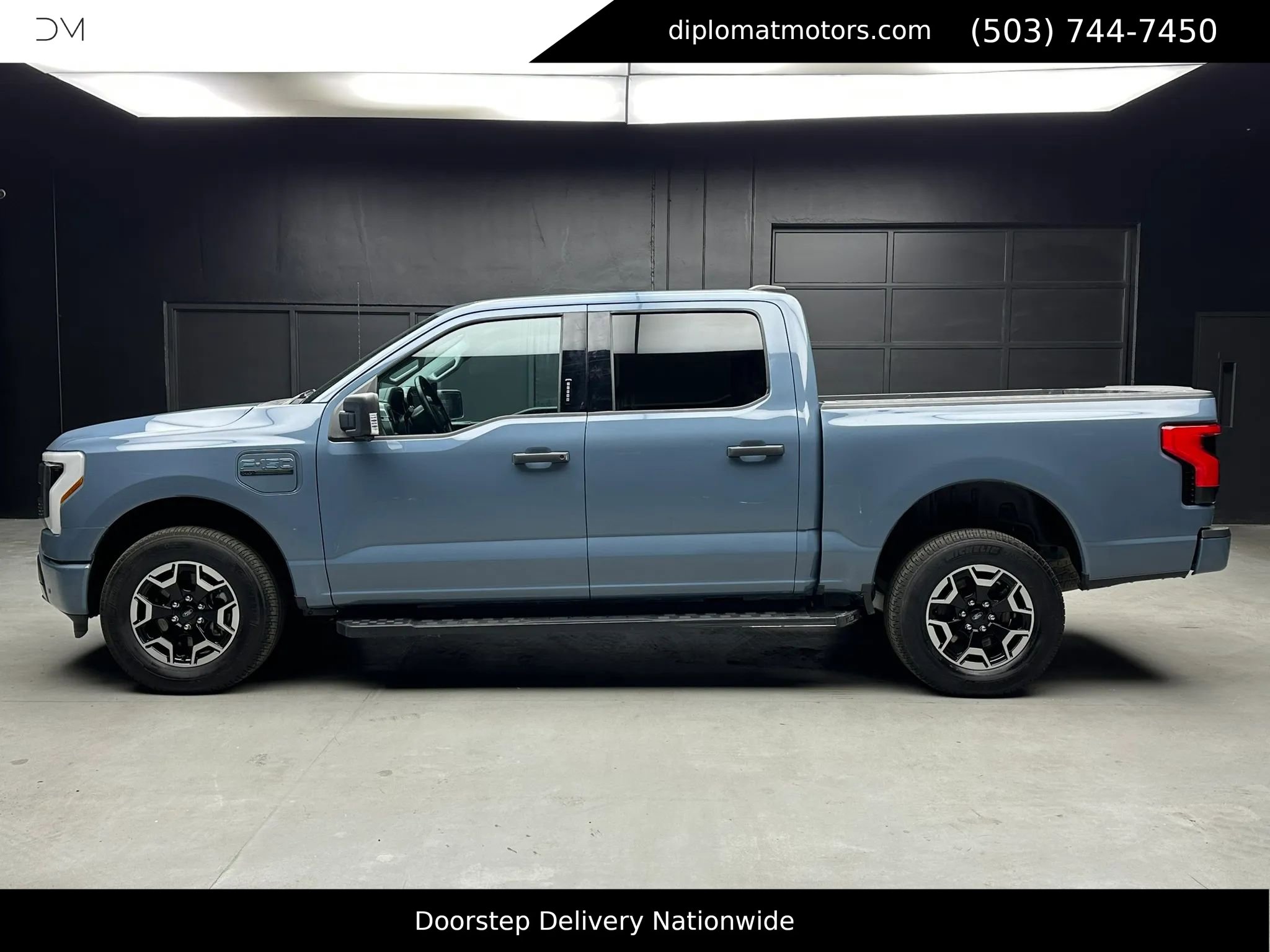 Used 2023 Ford F150 Lightning XLT image 4