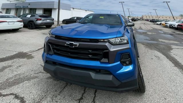Used 2023 Chevrolet Colorado LT w/ LT Convenience Package II AWD/4WD image 5
