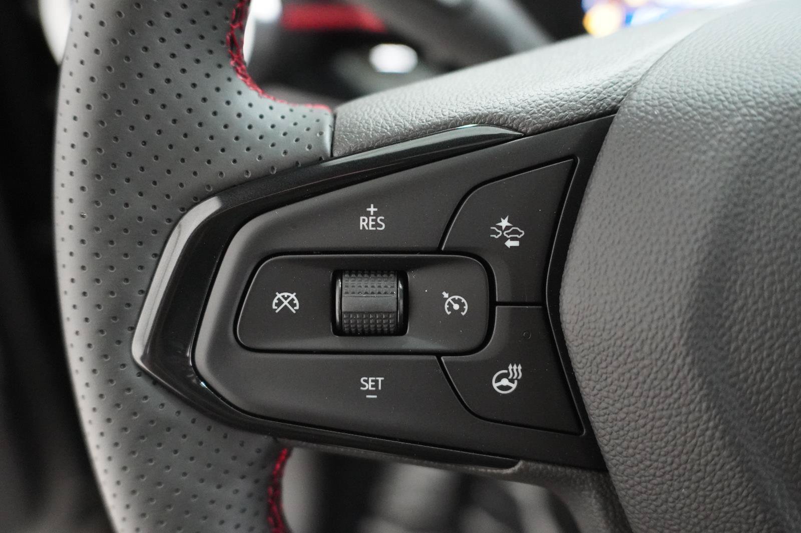 New 2026 Chevrolet Trax RS w/ Driver Confidence Package FWD image 19