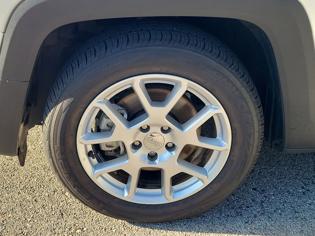 Used 2021 Jeep Renegade Latitude image 11