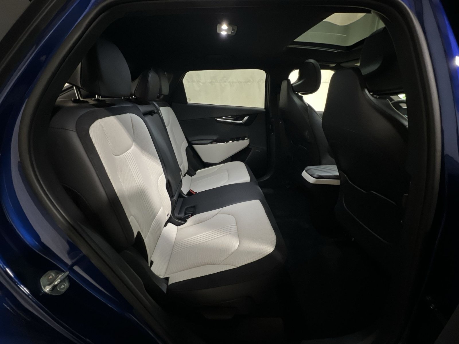 Used 2023 Kia EV6 GT-Line w/ GT-Line White Seat Package AWD/4WD image 33