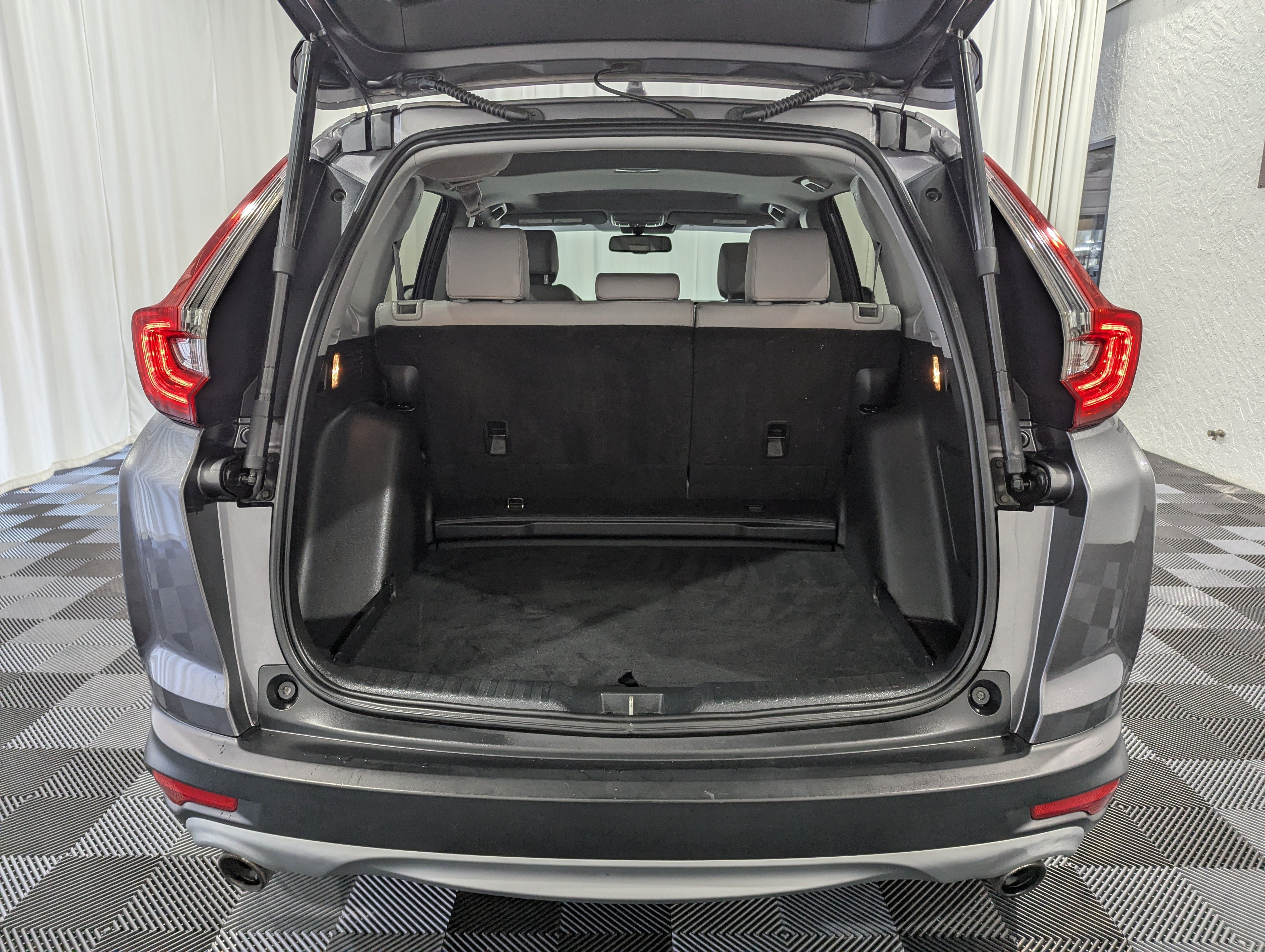 Used 2019 Honda CR-V Touring image 10