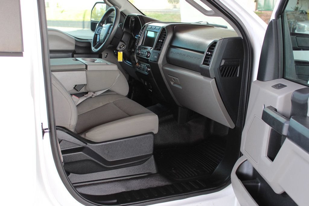 Used 2018 Ford F250 XL w/ Power Equipment Group AWD/4WD image 9