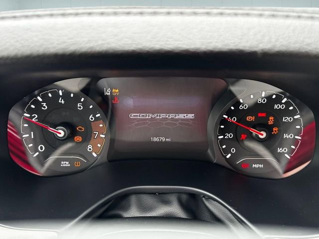 Used 2023 Jeep Compass Limited image 15