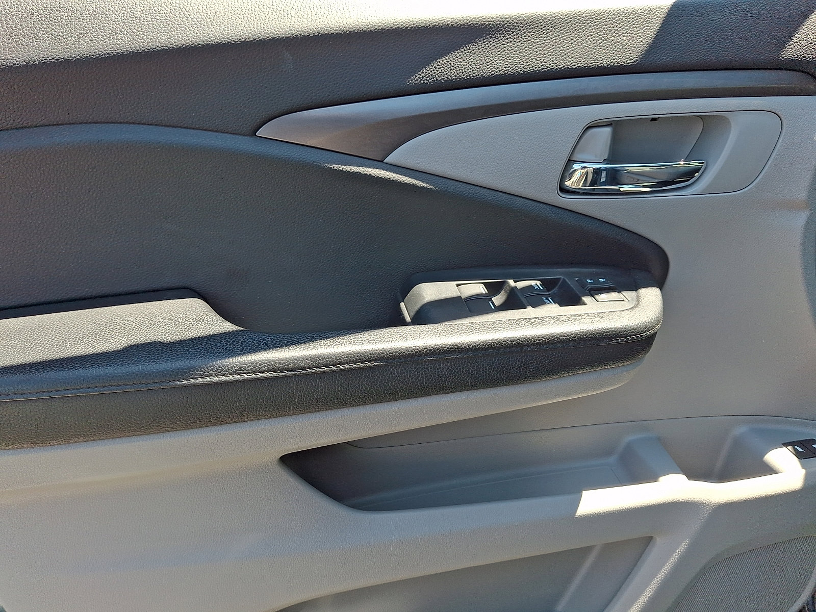 Used 2016 Honda Pilot EX-L image 12