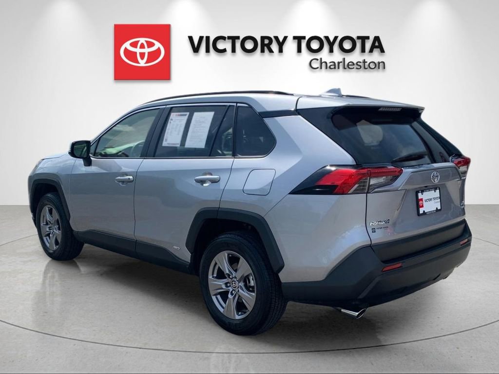Used 2025 Toyota RAV4 XLE w/ Convenience Package image 3