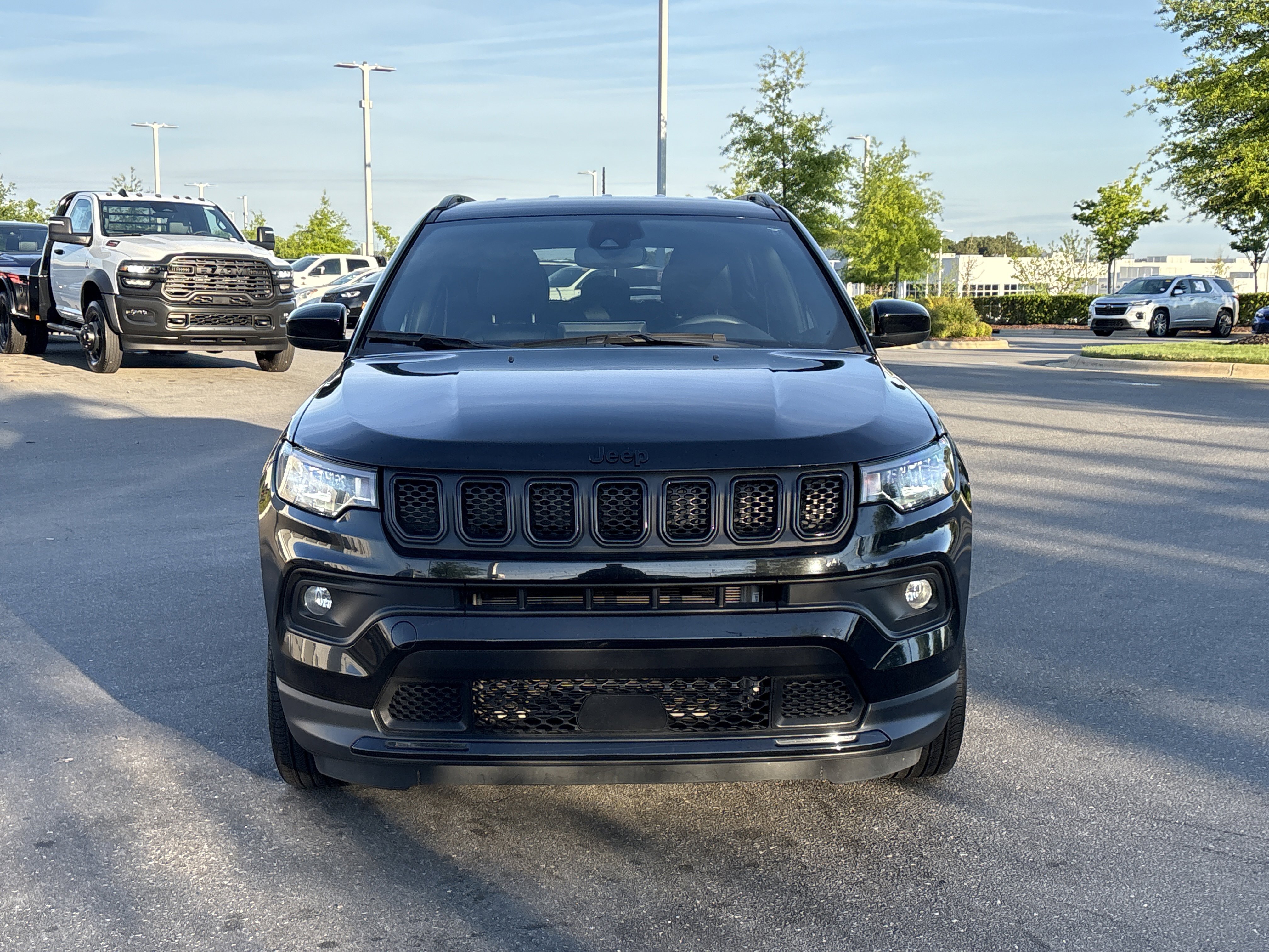 Used 2023 Jeep Compass Altitude AWD/4WD image 3