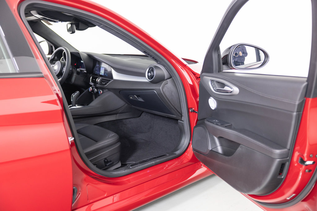 New 2026 Alfa Romeo Giulia AWD image 34