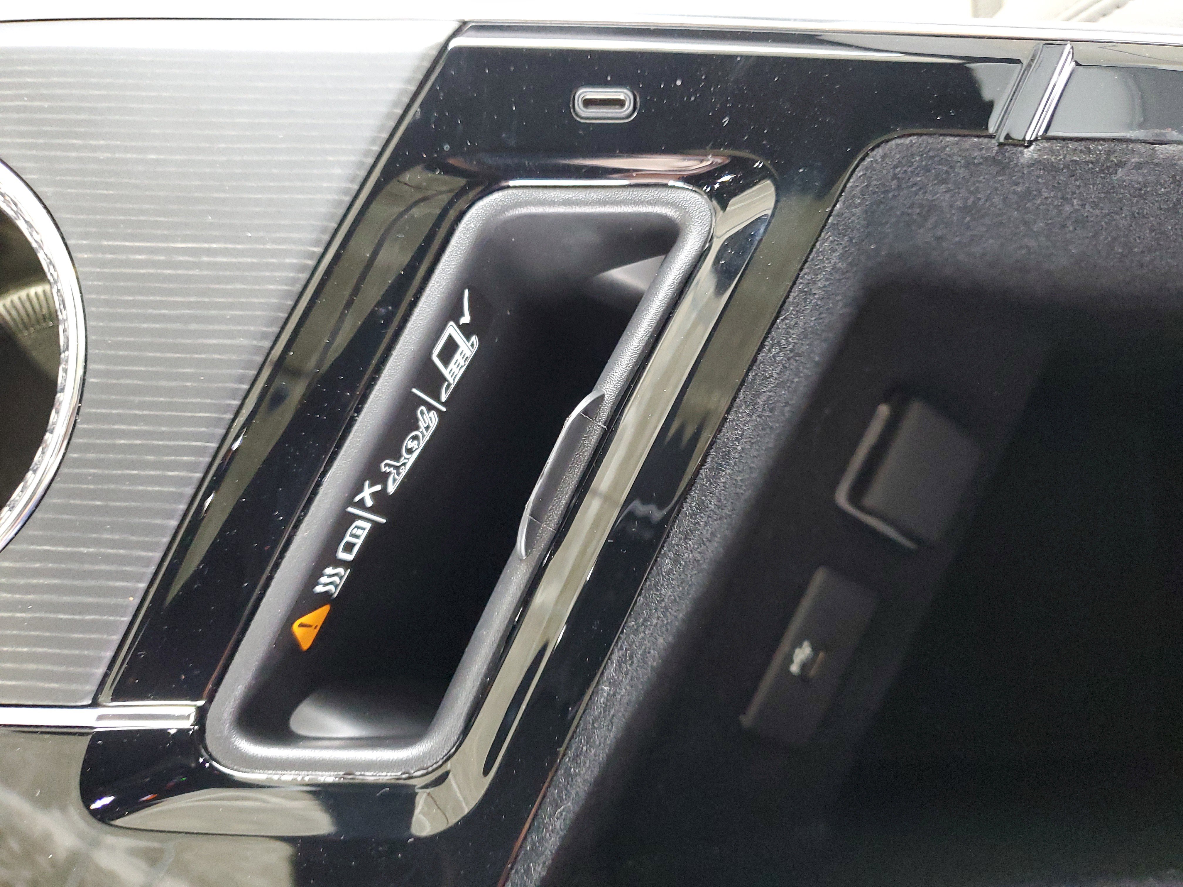 Used 2024 Cadillac Lyriq Luxury image 28