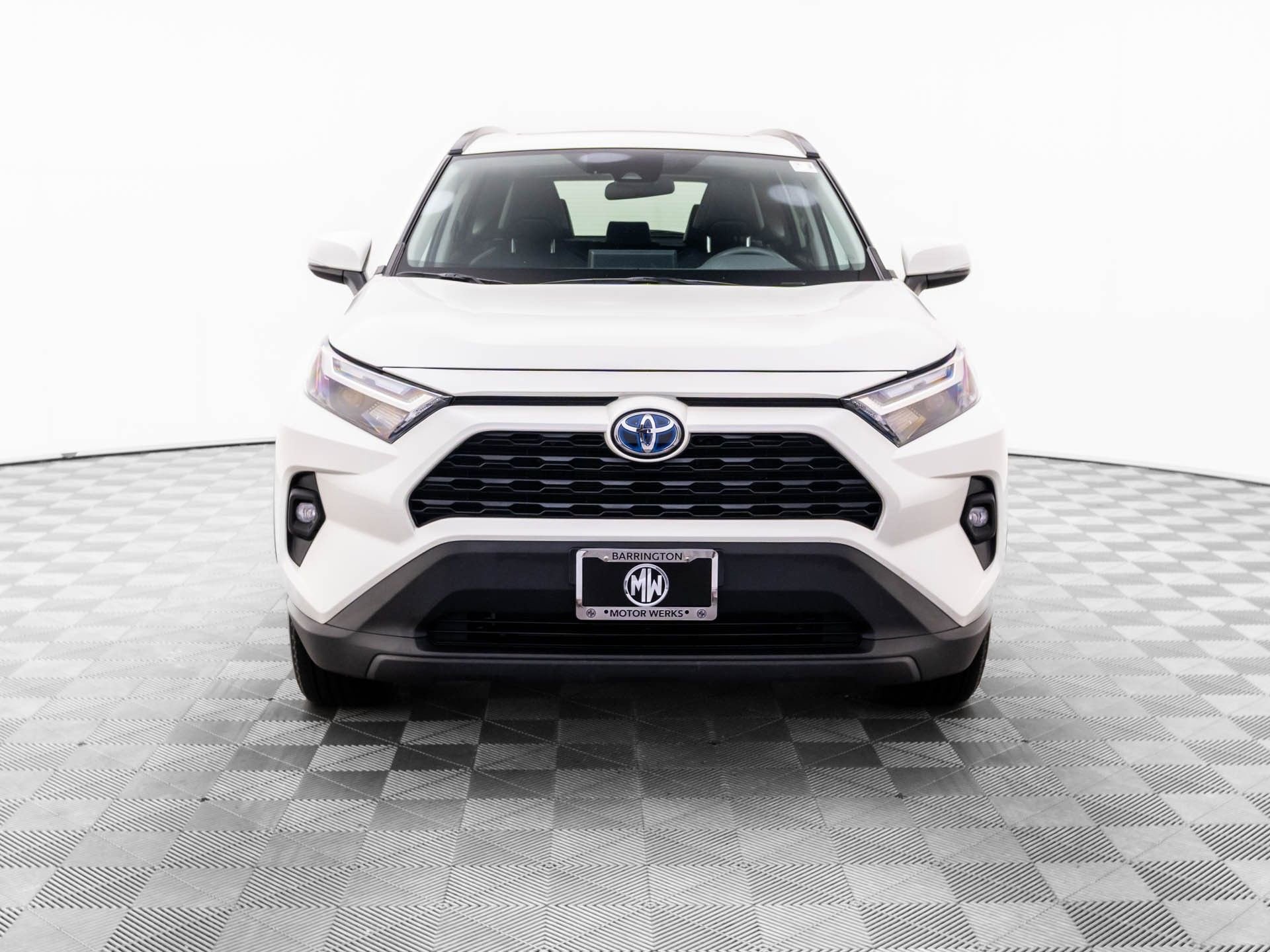 Used 2022 Toyota RAV4 XLE Premium AWD/4WD image 10