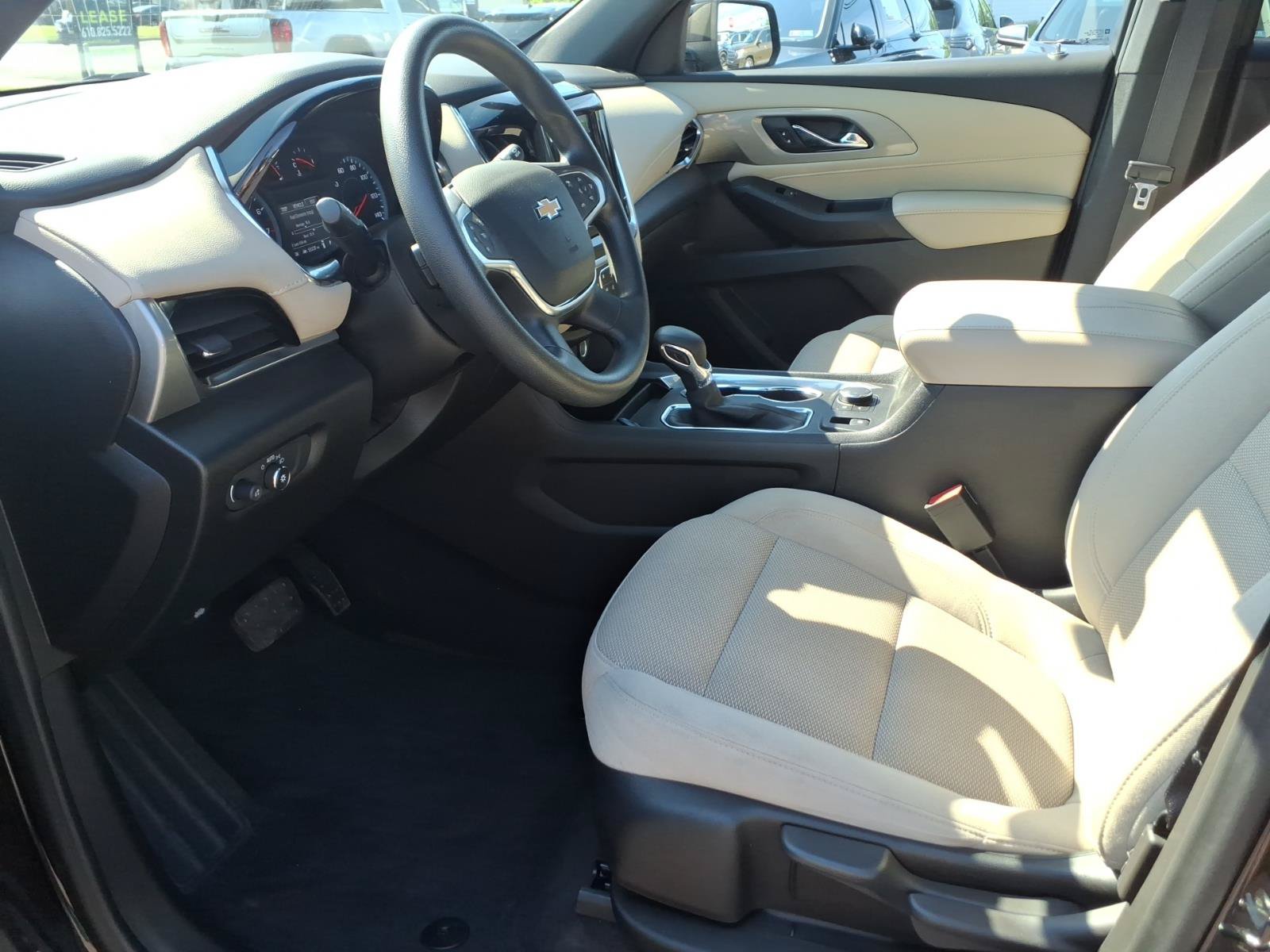 Used 2023 Chevrolet Traverse LS AWD/4WD image 11