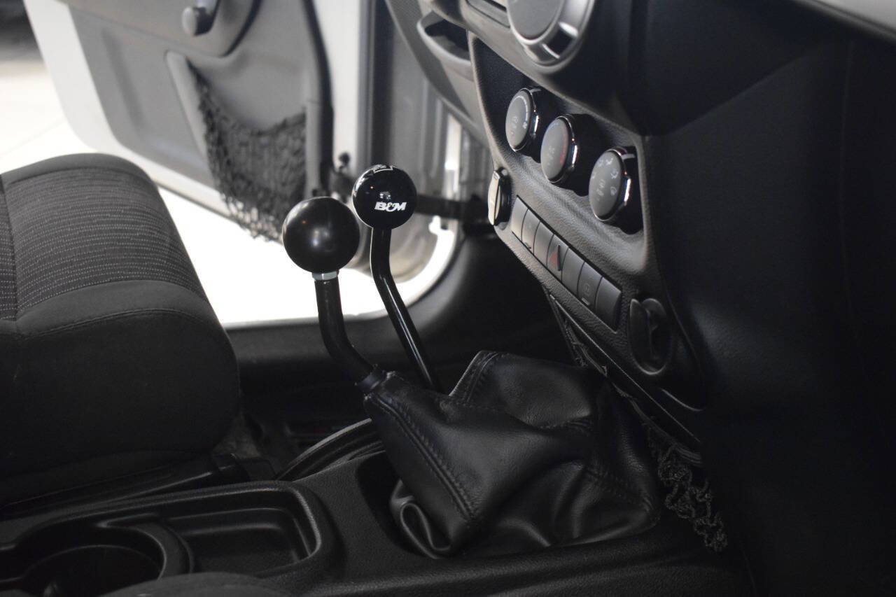 Used 2011 Jeep Wrangler Rubicon w/ Trailer Tow Group image 46