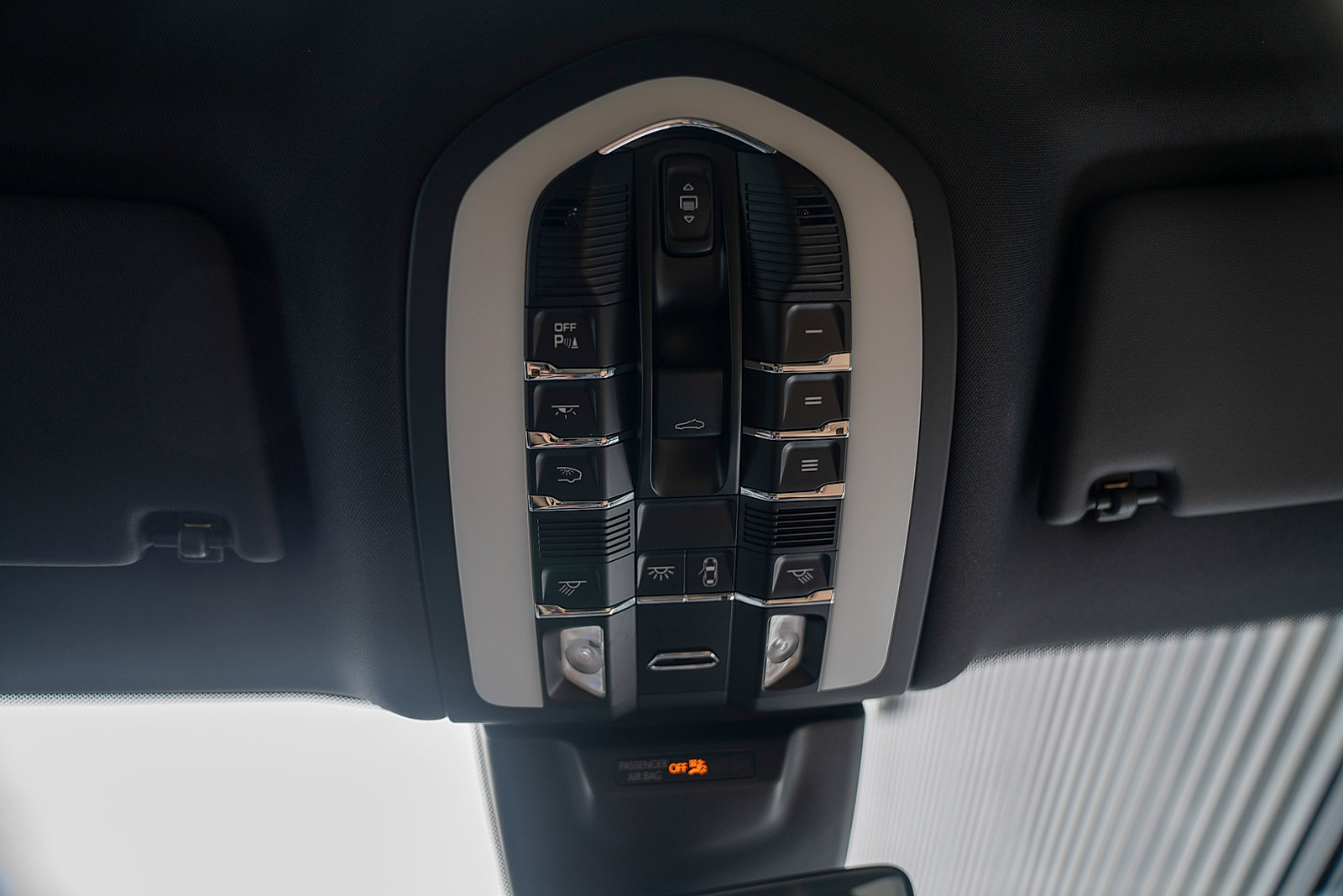 Certified 2026 Porsche Macan AWD/4WD image 10
