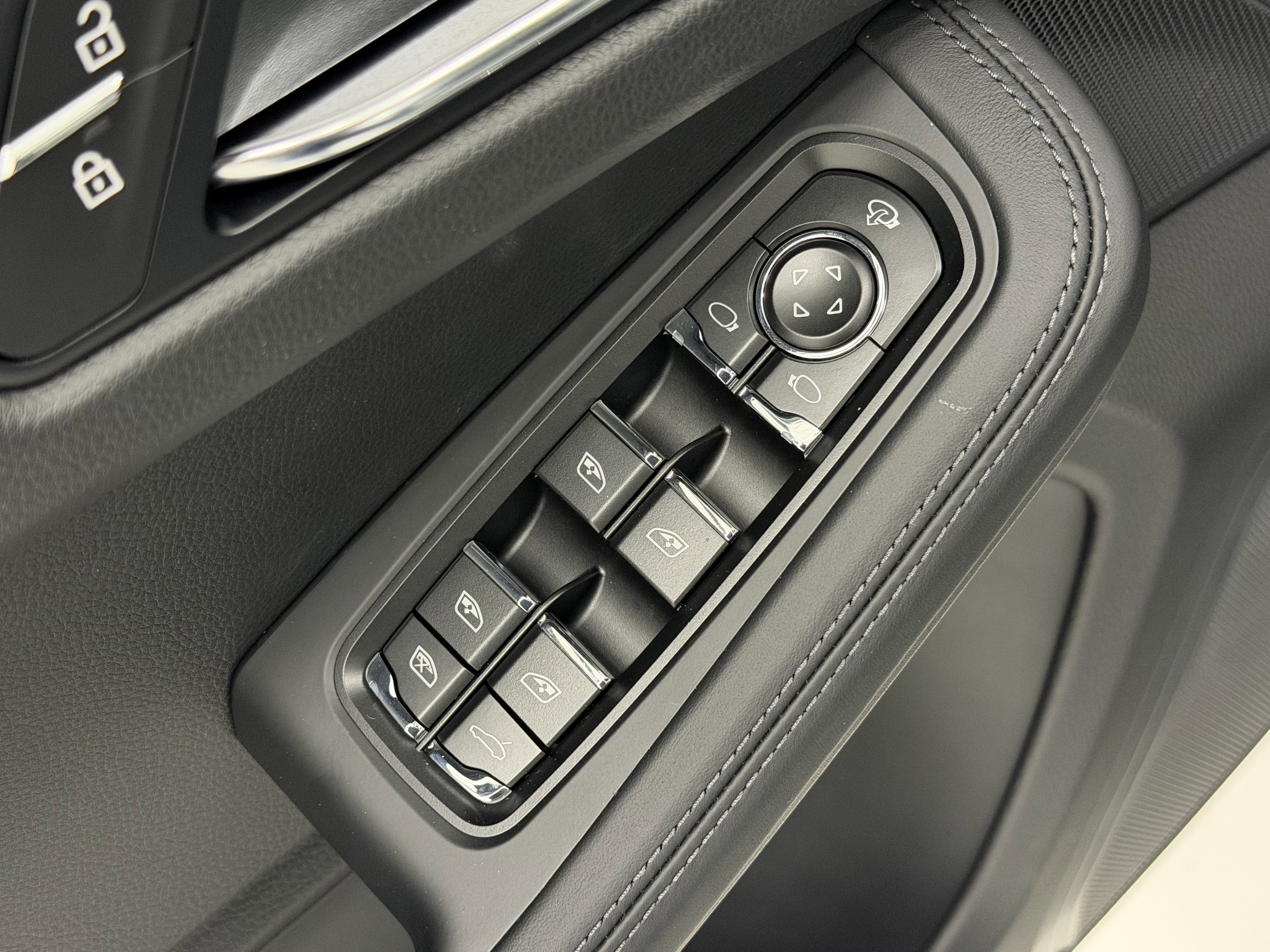 New 2026 Porsche Macan image 29