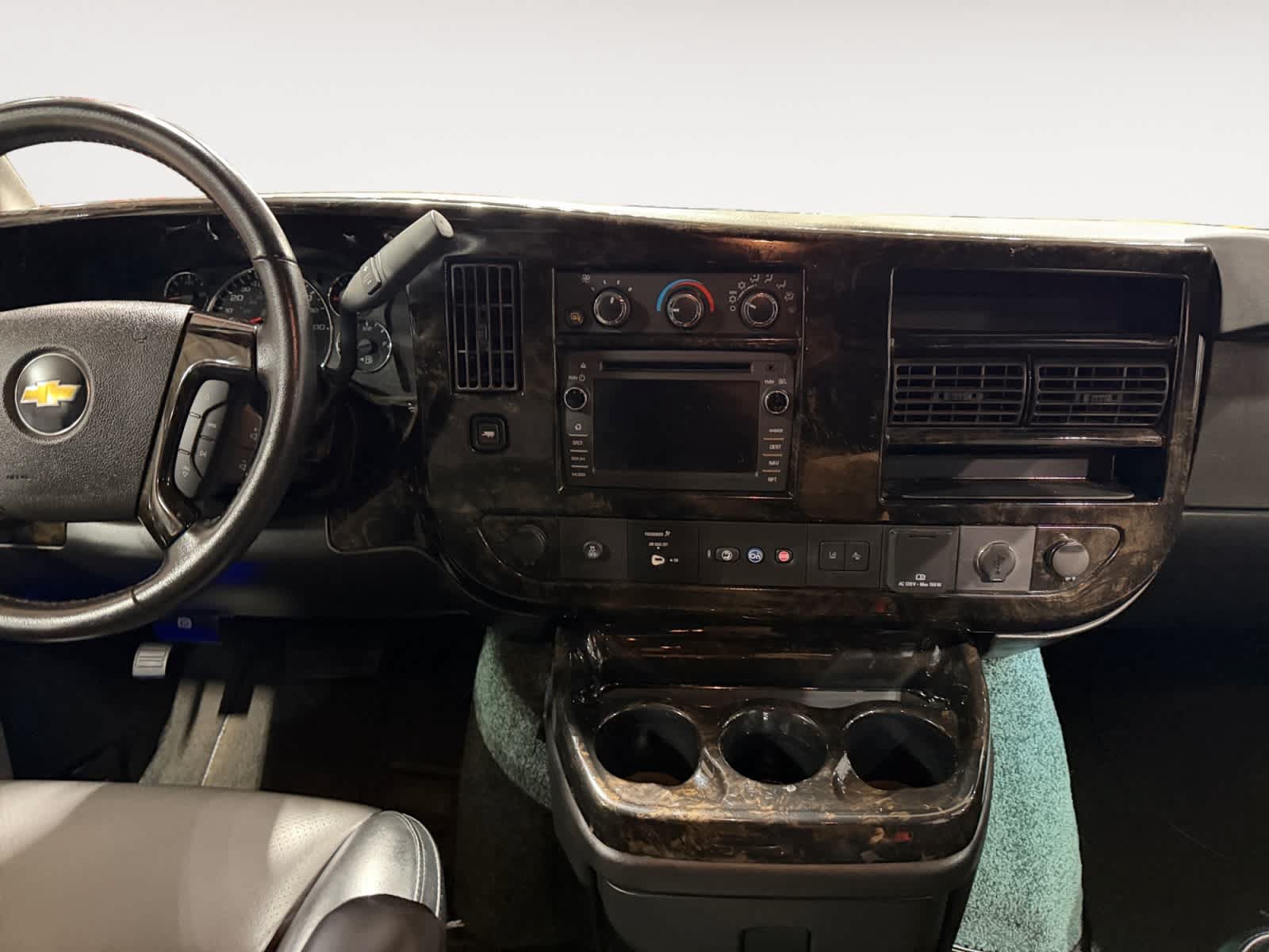 Used 2021 Chevrolet Express 2500 RWD image 12