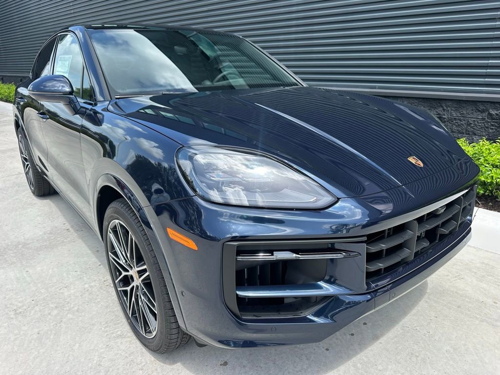 Used 2025 Porsche Cayenne S image 10