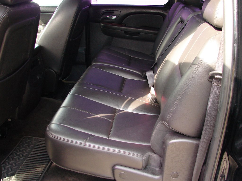 Used 2011 Chevrolet Silverado 1500 LTZ w/ LTZ Plus Package AWD/4WD image 11