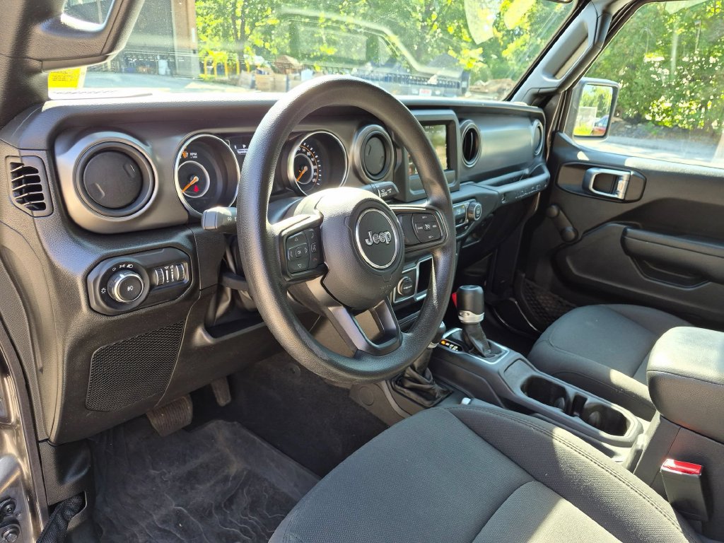 Used 2022 Jeep Wrangler Unlimited Sport AWD/4WD image 12