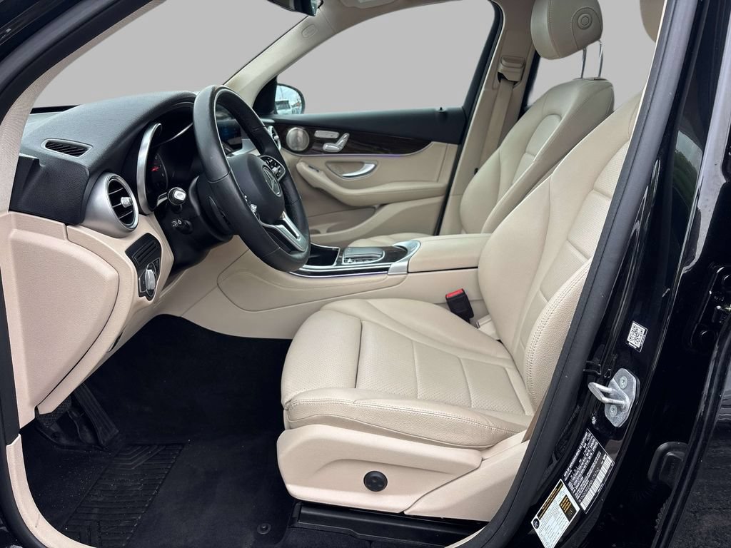 Used 2021 Mercedes-Benz GLC 300 4MATIC image 10