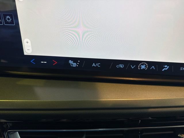 New 2026 Chevrolet Traverse LT w/ Sun and Wheel Package image 14