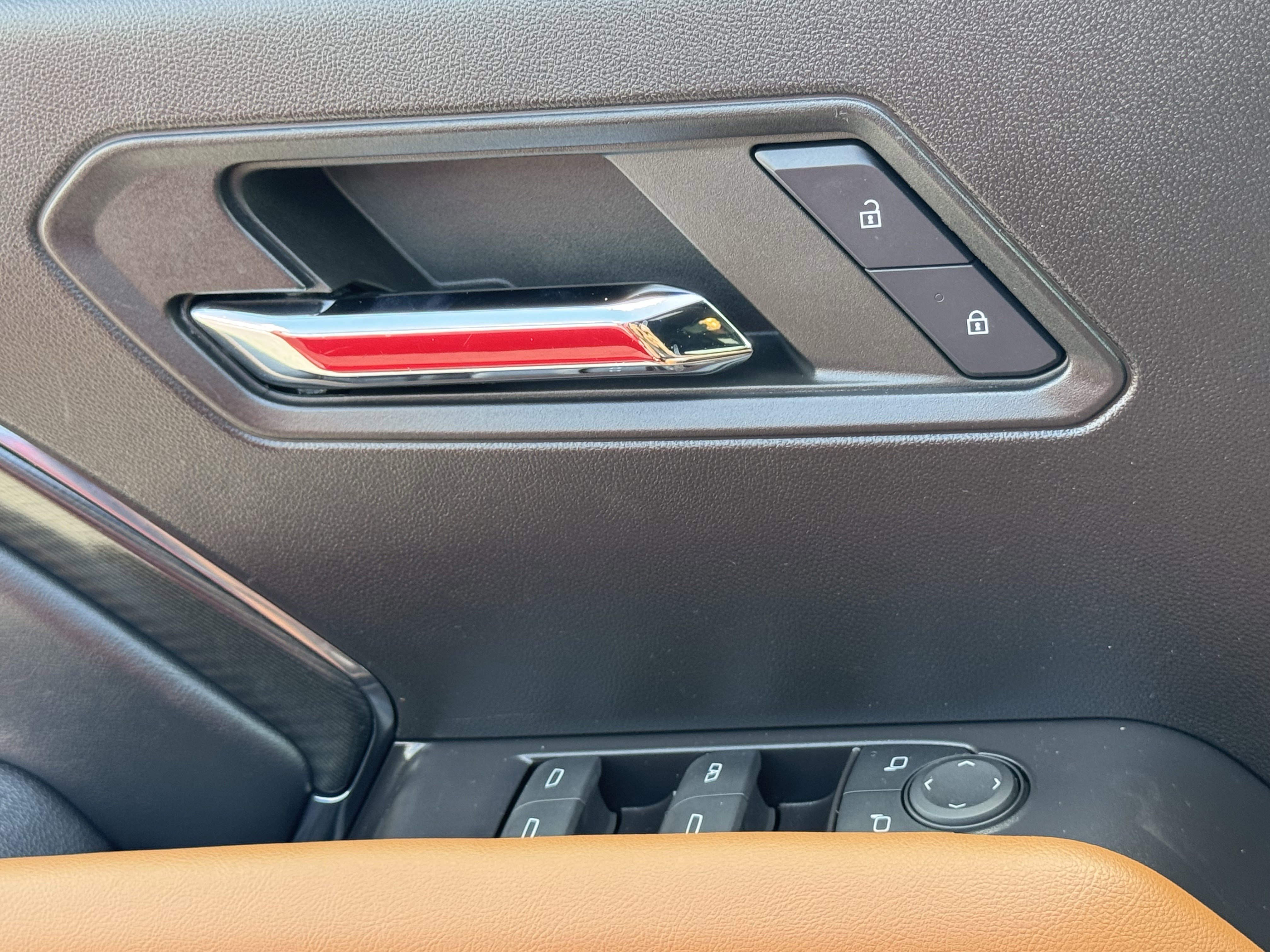 Used 2024 GMC Canyon AT4 w/ Technology Package image 26