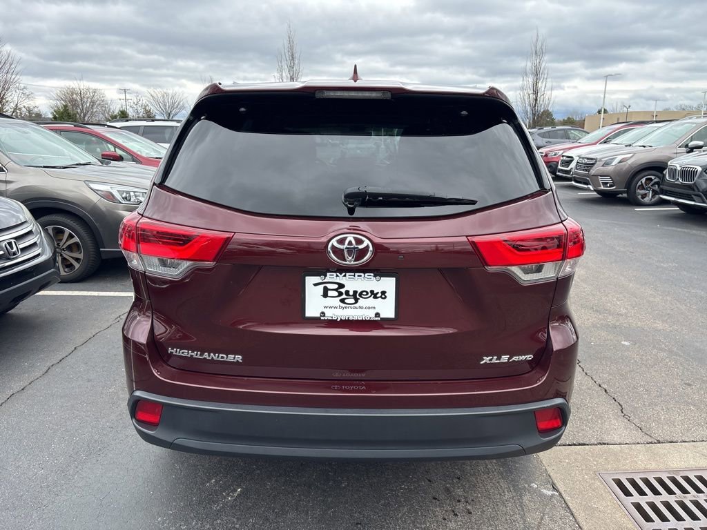 Used 2019 Toyota Highlander XLE image 4