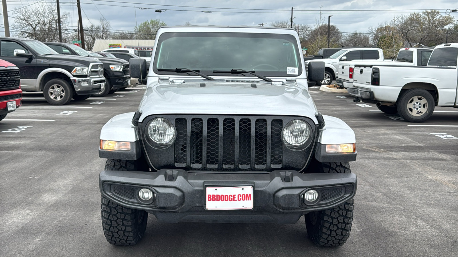 Used 2023 Jeep Gladiator Willys image 2