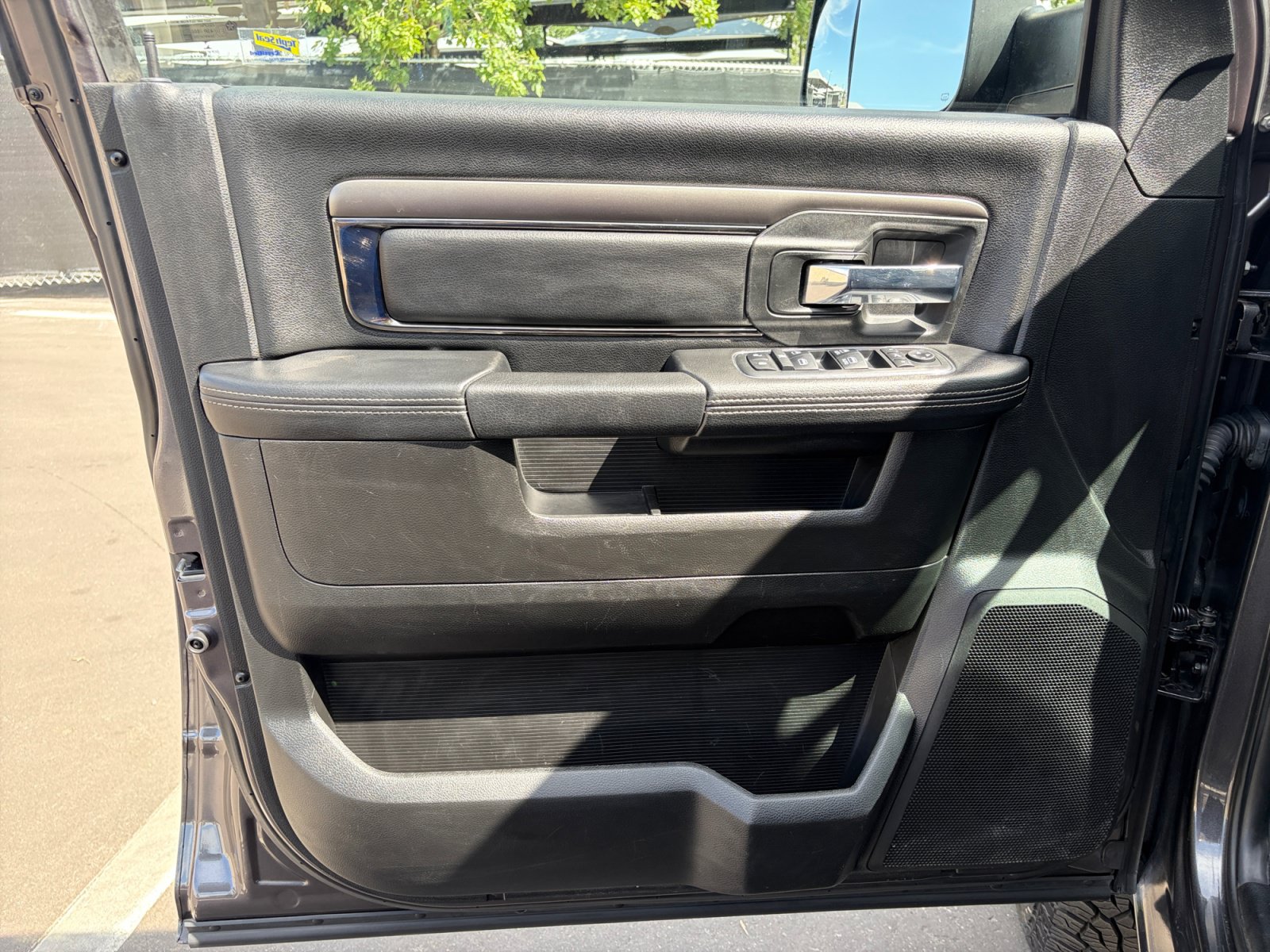 Used 2018 RAM 2500 Big Horn w/ Sport Appearance Group AWD/4WD image 14