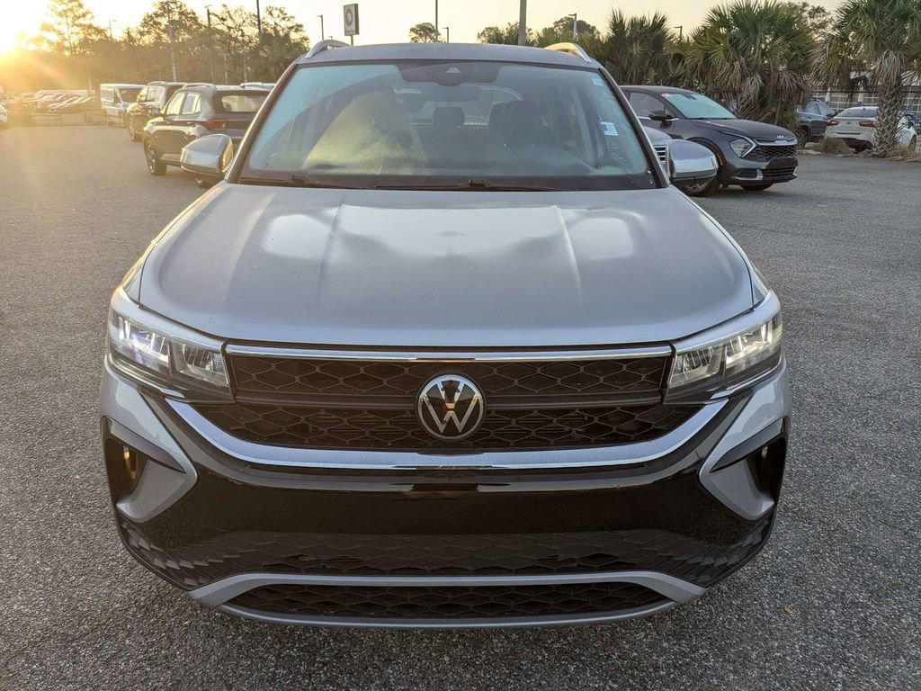 Used 2024 Volkswagen Taos SE image 9