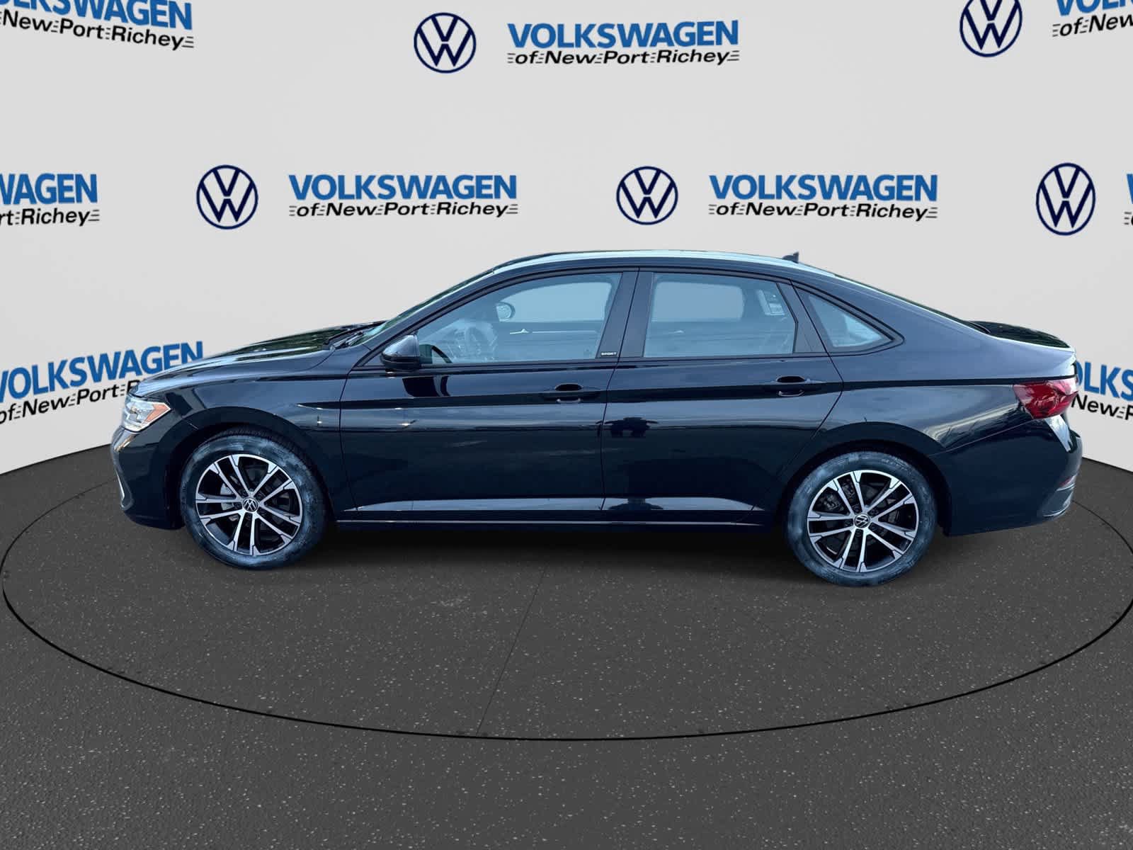 Used 2024 Volkswagen Jetta Sport FWD image 11