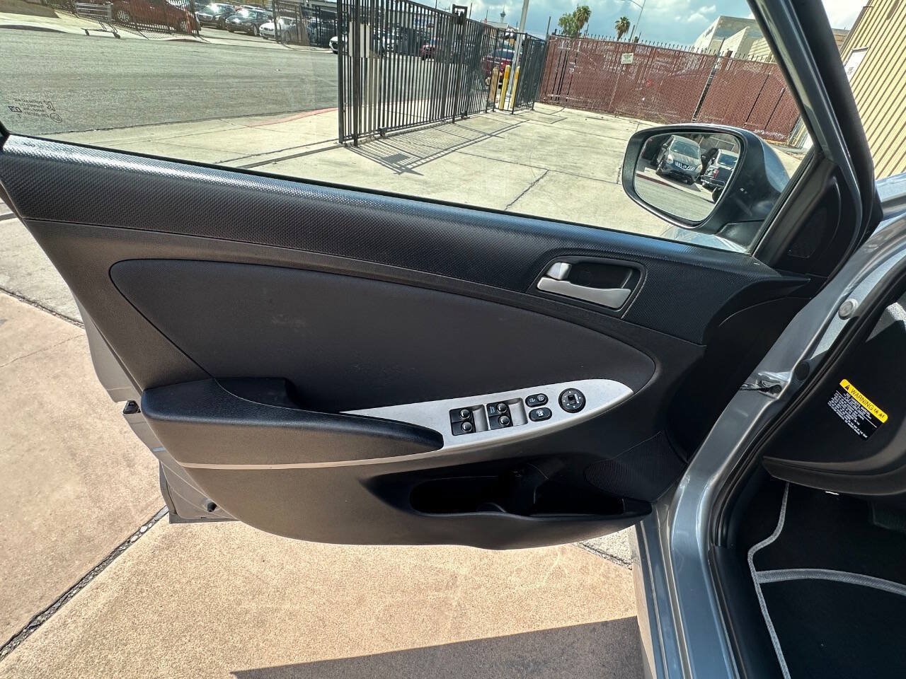 Used 2017 Hyundai Accent SE FWD image 9