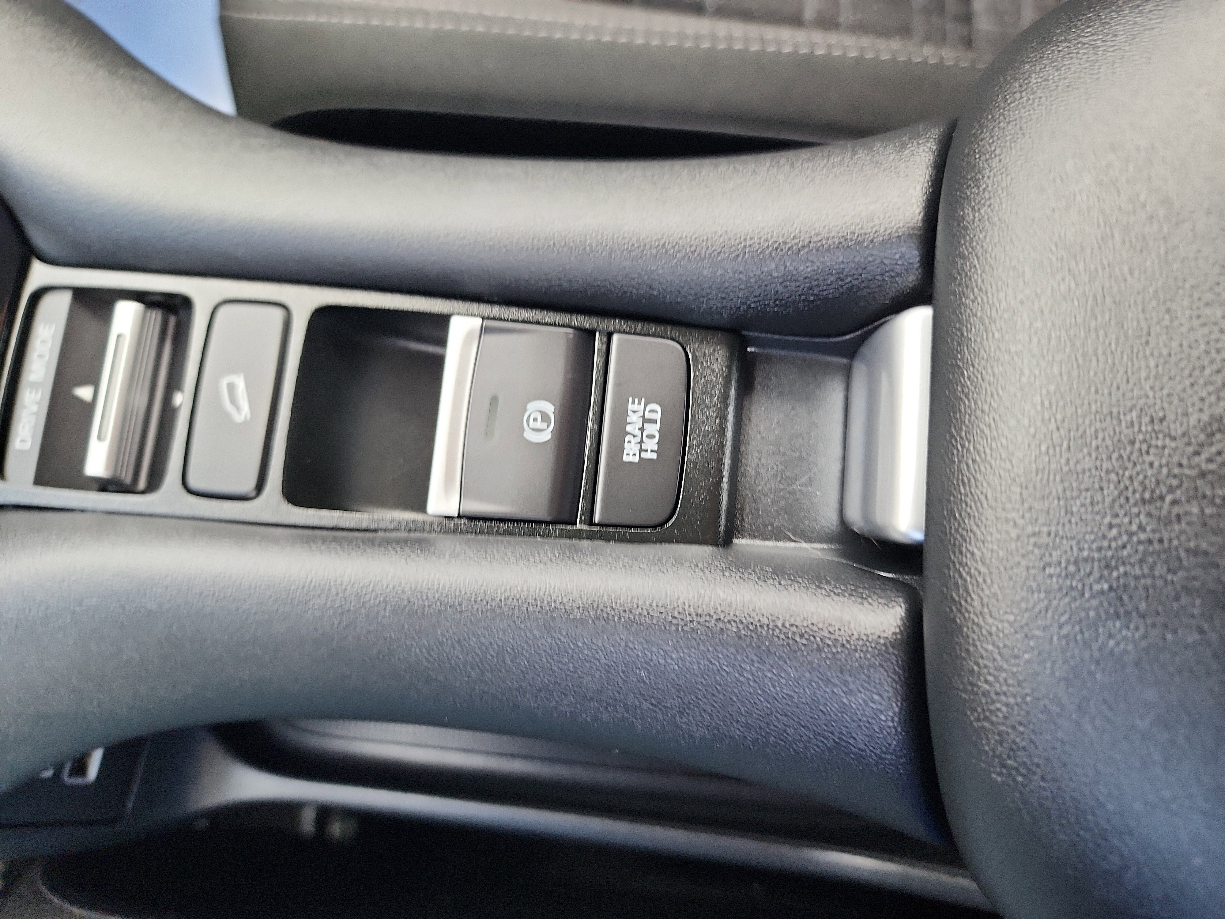 Certified 2023 Honda HR-V LX image 18