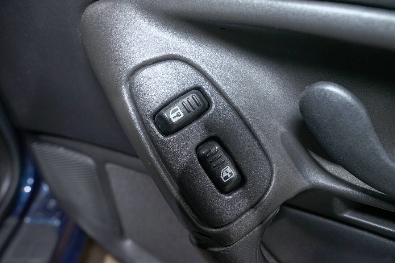 Used 2001 Chevrolet Camaro Z28 w/ SS Performance/Appearance Pkg RWD image 39