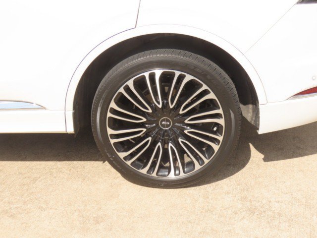 Certified 2022 Lincoln Aviator Black Label AWD/4WD image 16