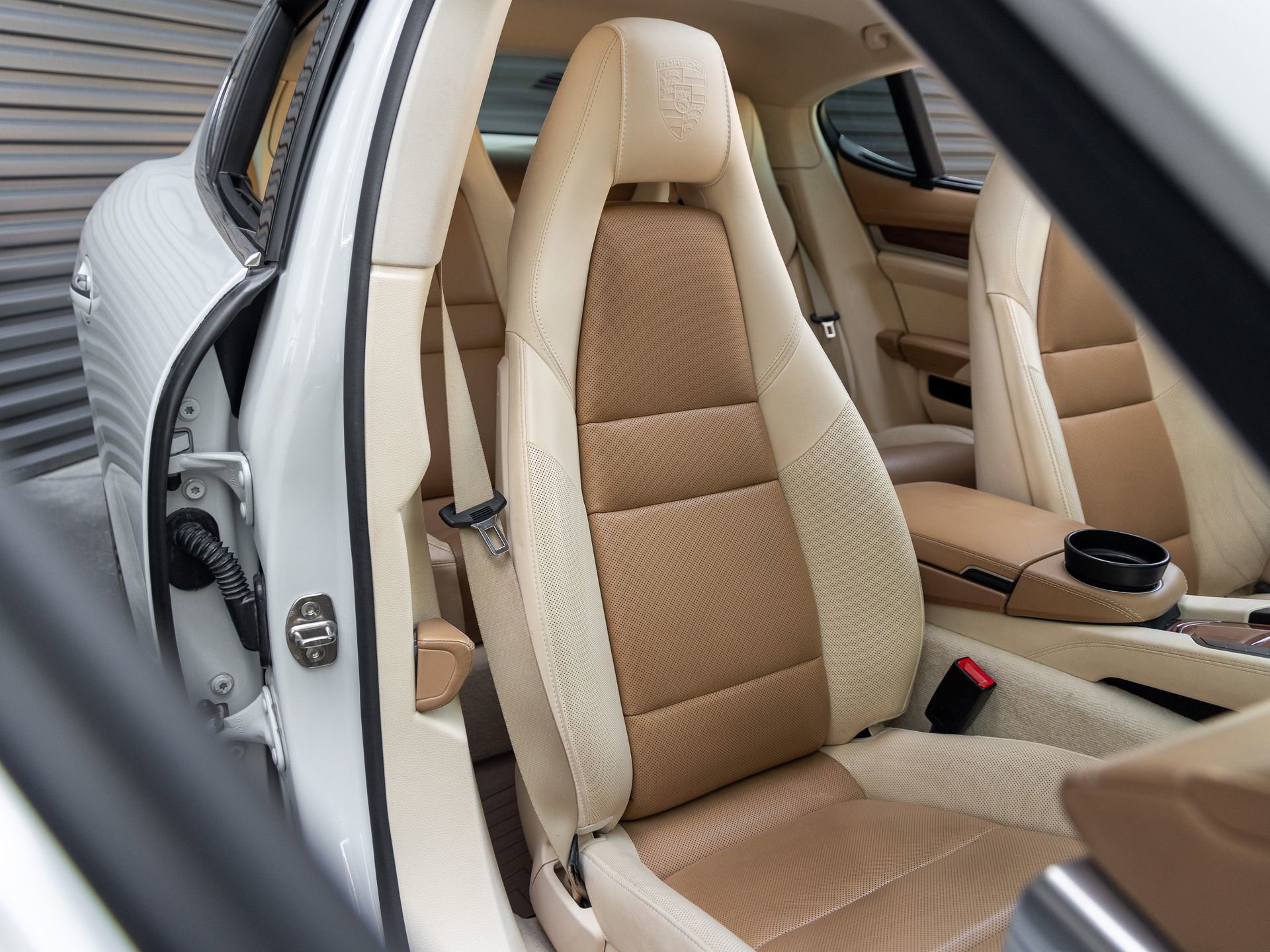 Used 2016 Porsche Panamera S RWD image 36