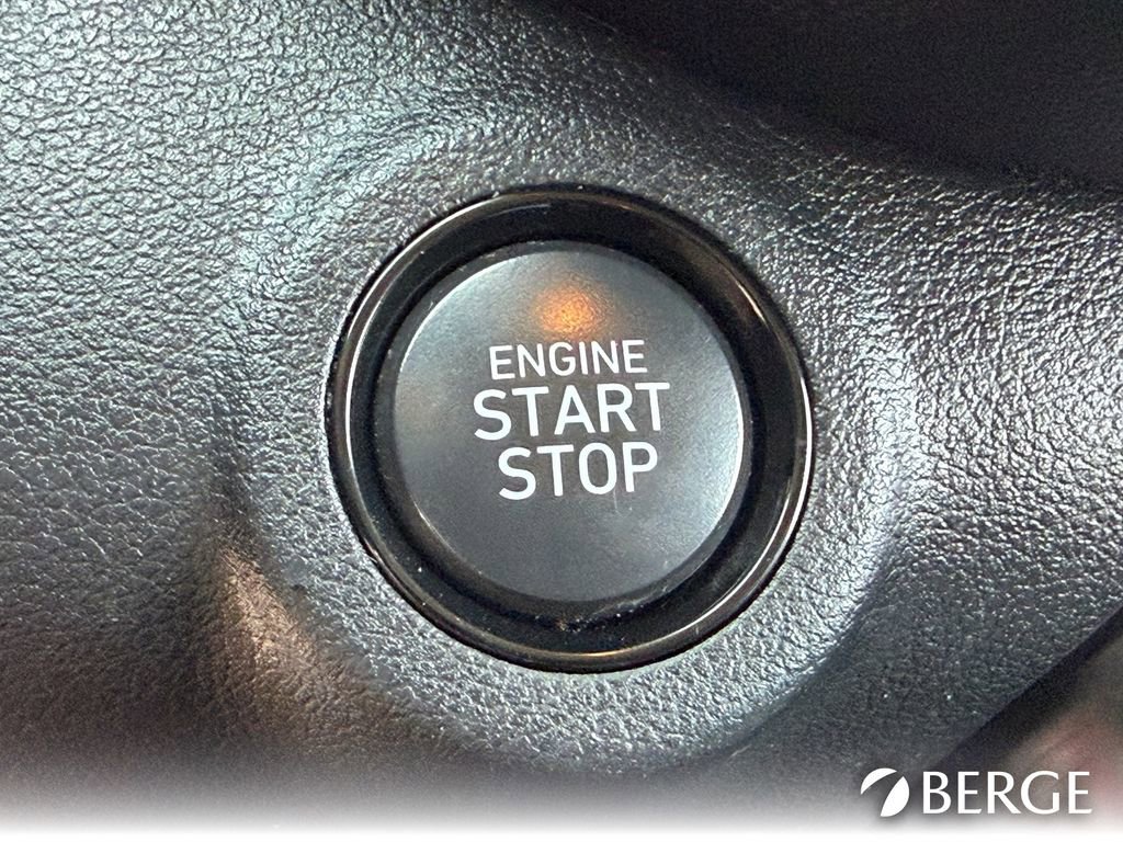 Used 2024 Hyundai Venue Limited image 30