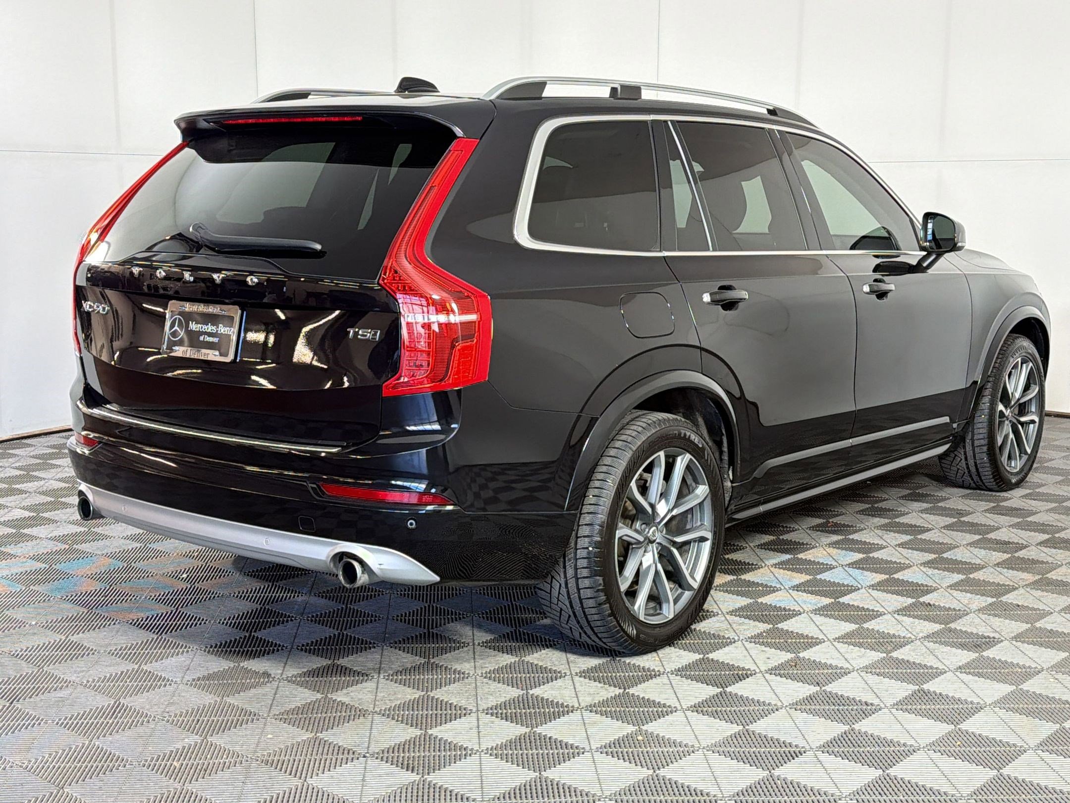 Used 2019 Volvo XC90 T5 Momentum w/ Protection Package Premier image 9
