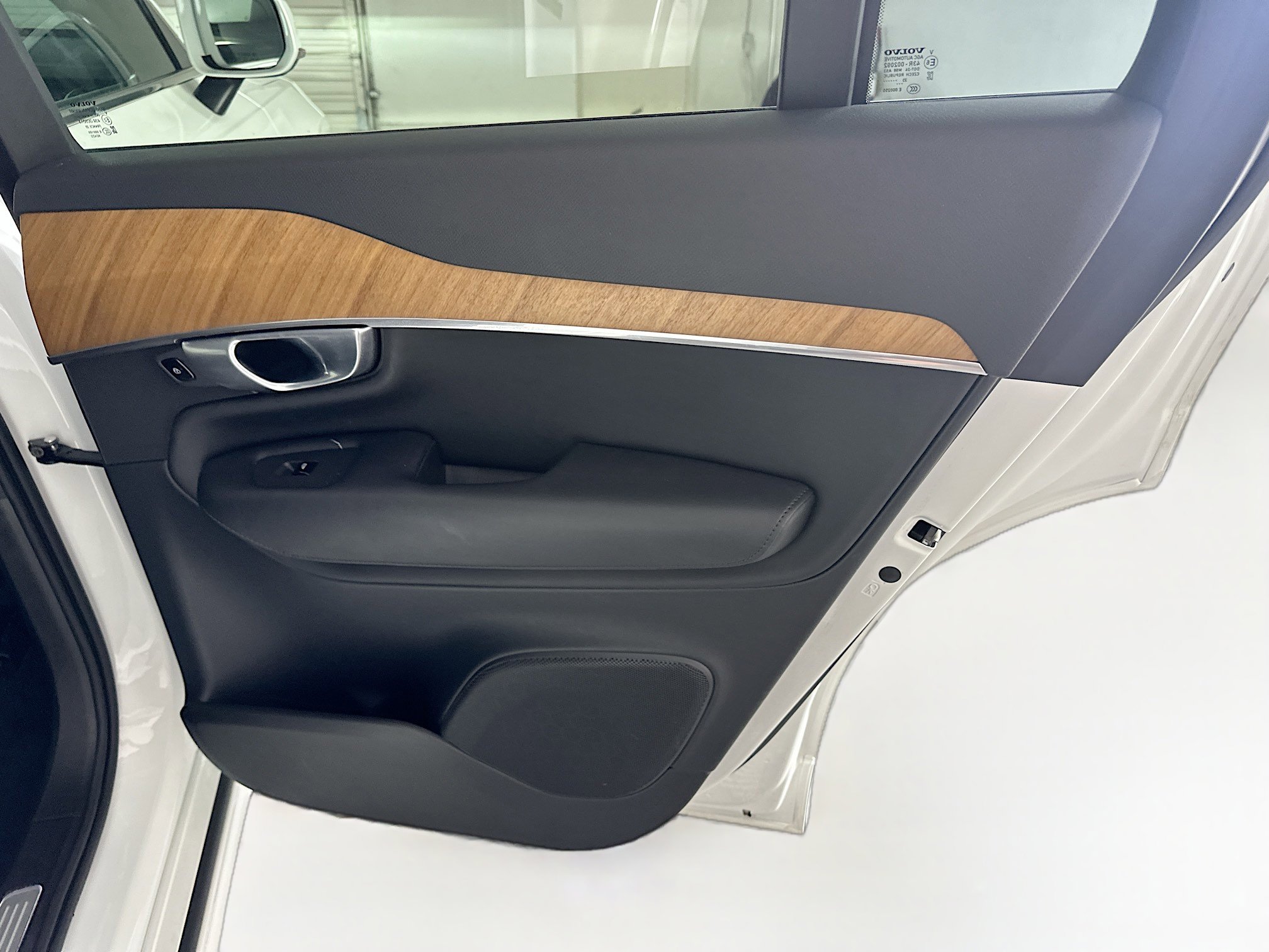 Used 2024 Volvo XC90 B5 Plus image 33