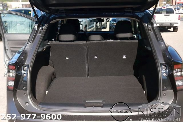 Used 2025 Nissan Kicks SV w/ Charging Package image 15