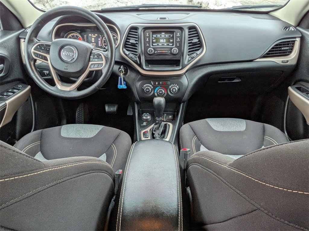 Used 2017 Jeep Cherokee Sport image 17