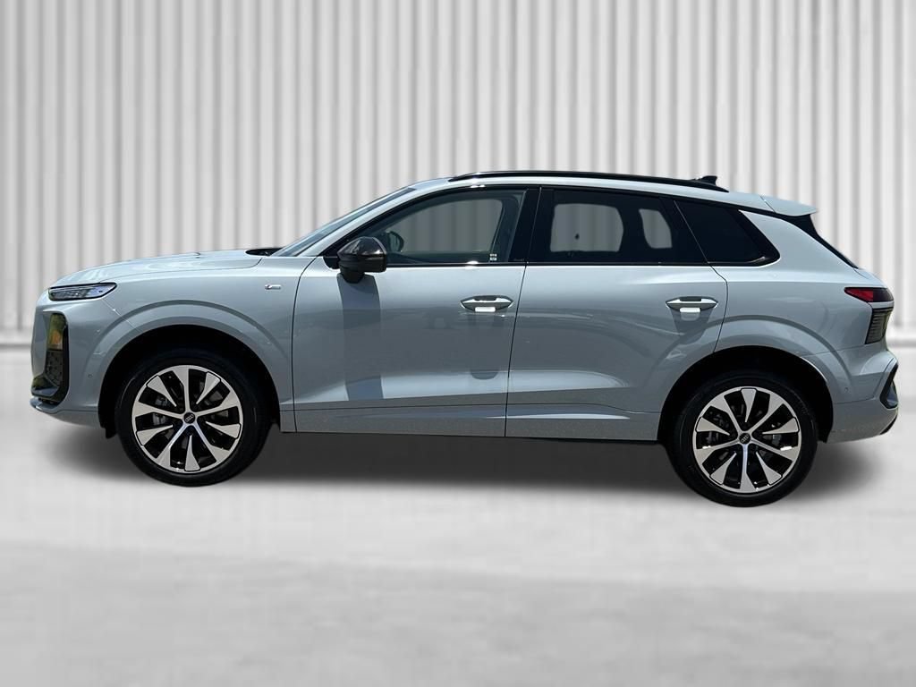 New 2026 Audi Q3 quattro 2.0T AWD/4WD image 2