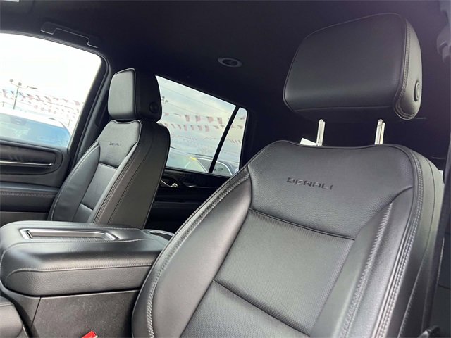 Used 2023 GMC Yukon Denali image 10