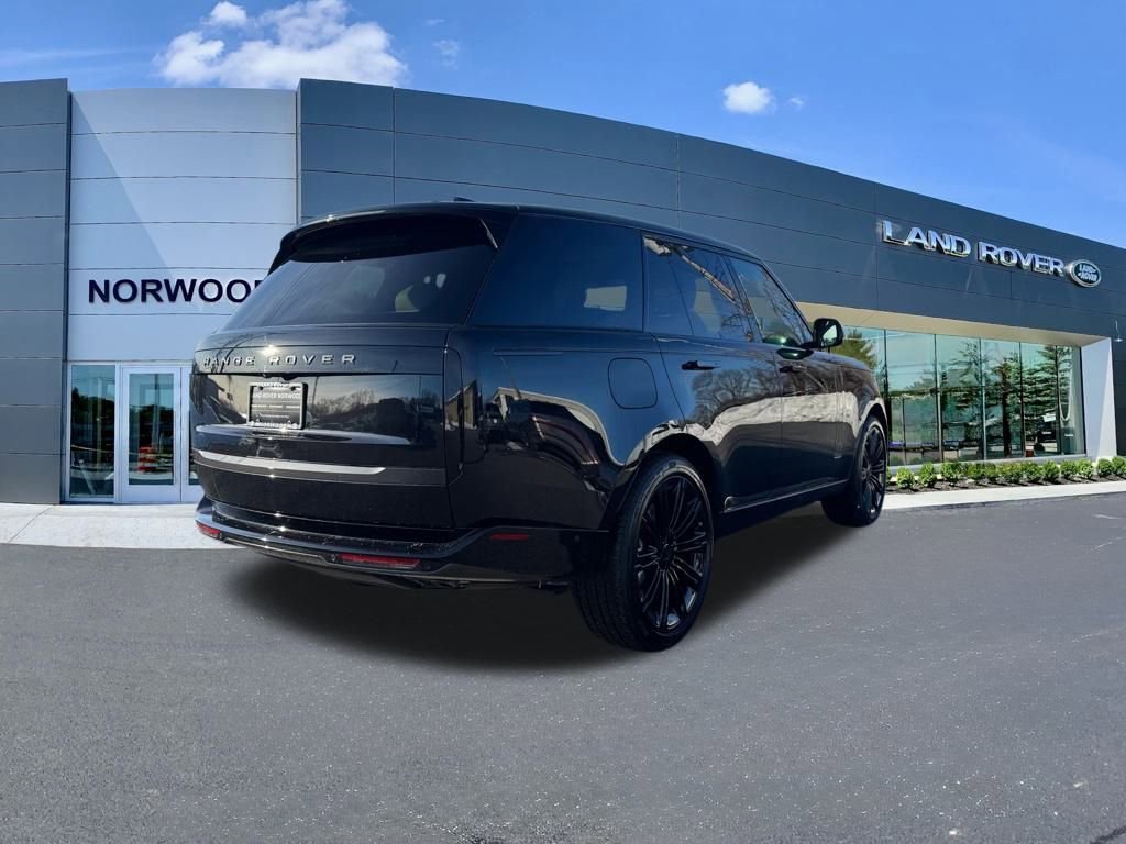 New 2026 Land Rover Range Rover SE image 4