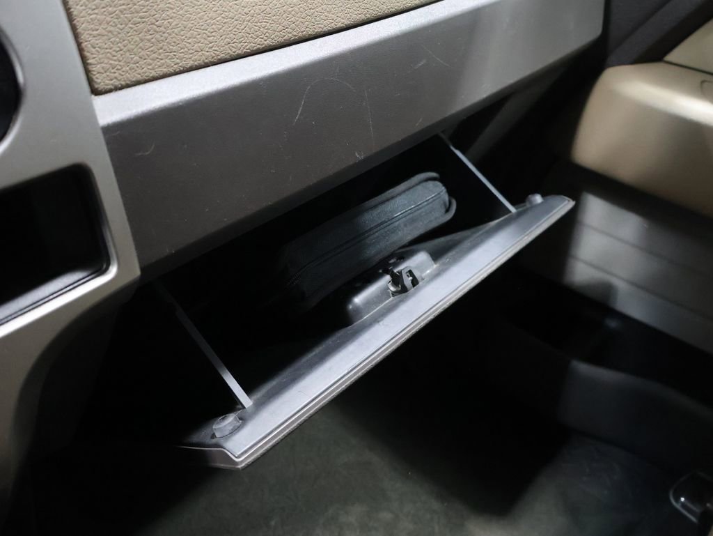 Used 2010 Ford F150 XLT image 26