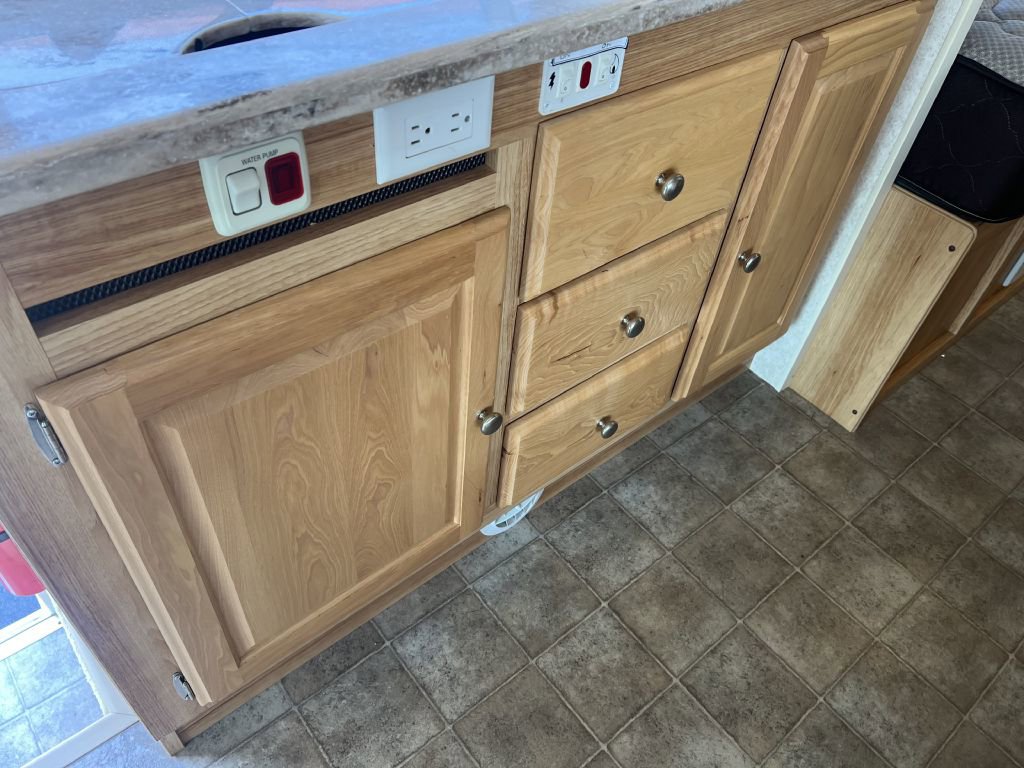 Used 2017 Ford E-450 and Econoline 450 Super Duty w/ Motorhome Prep Package image 71