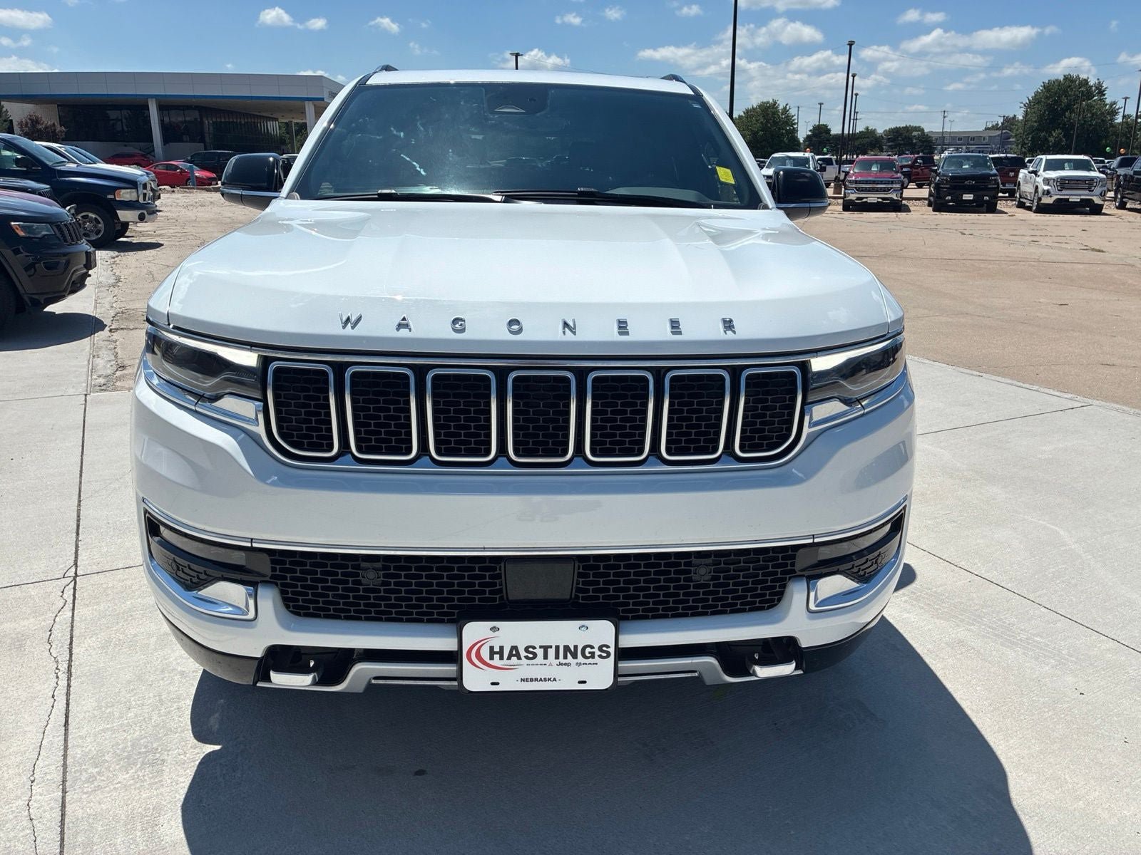 Used 2023 Jeep Wagoneer Series II w/ Premium Group I AWD/4WD image 11