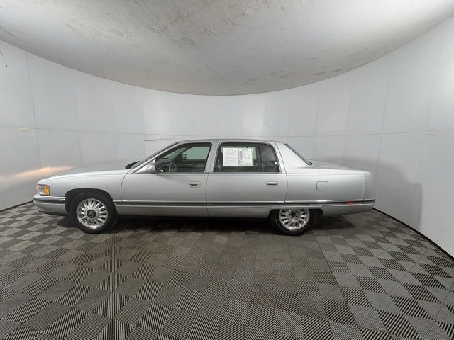 Used 1994 Cadillac De Ville Concours image 2