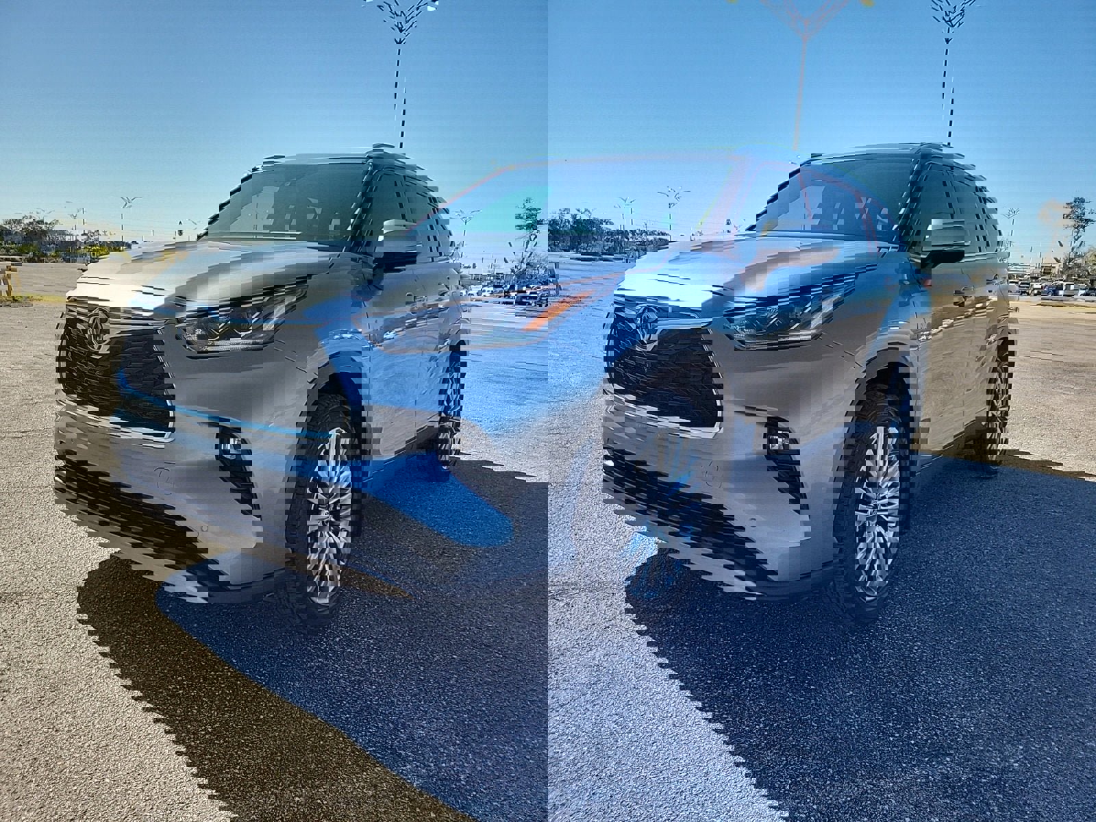 Used 2023 Toyota Highlander Platinum image 2