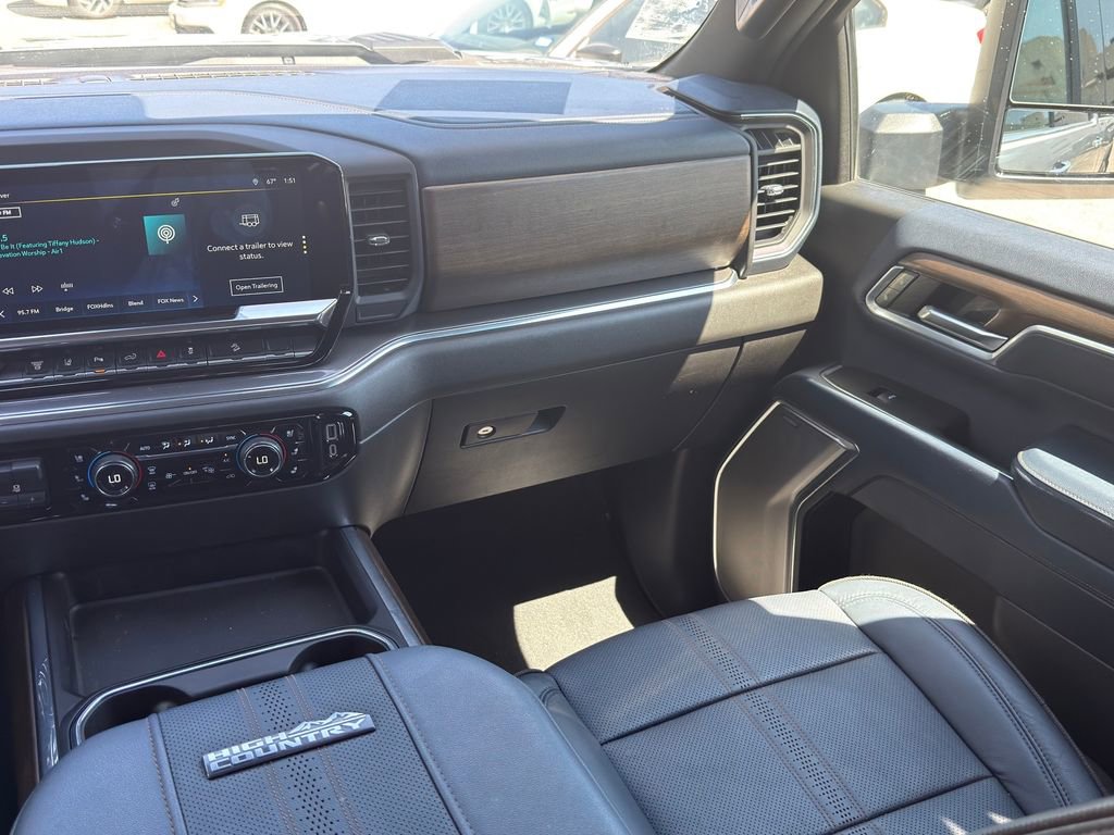 Used 2024 Chevrolet Silverado 3500 High Country w/ Technology Package image 33